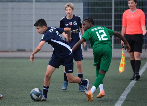 Ratingen 04 19 Gewinnt 2 1 Bei Den Sportfreunden Siegen