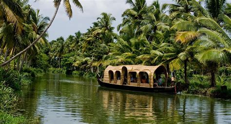 Top 10 Tourist Attractions In Kerala Tourist Attraction Kerala Tourist ...