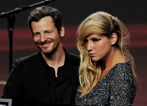 Kesha Picchiata E Violentata Accusato Dr Luke L Ex Produttore