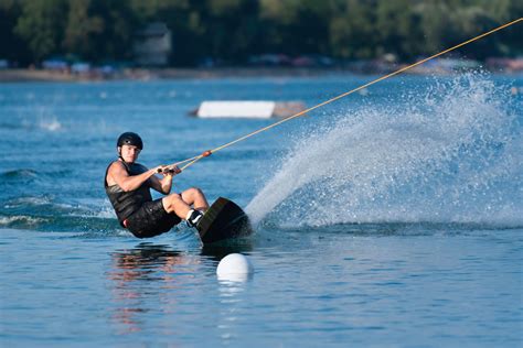 Wakeboard Lernen 6 Tipps Für Den Einstieg Die Richtige Ausrüstung