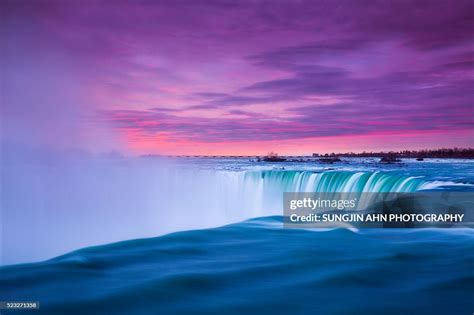 Niagara Falls High Res Stock Photo Getty Images