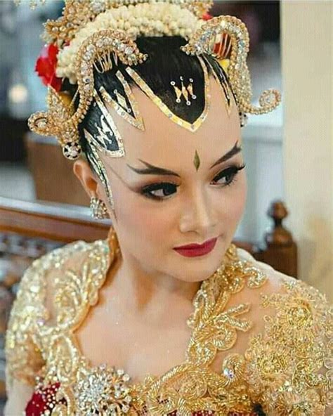 Pin By Warninah Ofik On Dekorasi Pengantin Crown Jewelry Fashion