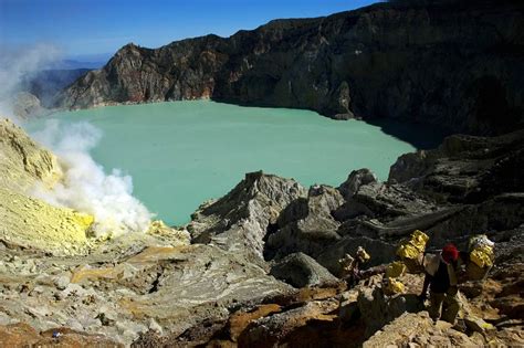 MLDSPOT | 4 Gunung Indonesia yang Cocok Banget Untuk Pendaki Pemula