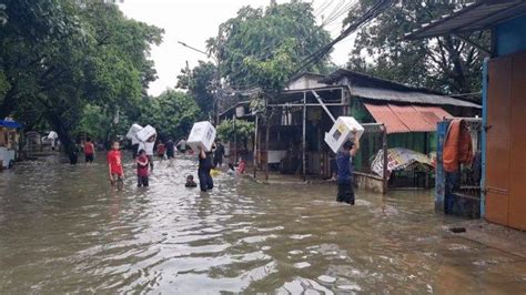 Dilanda Hujan Deras Tps Di Jakarta Terendam Banjir Ada Yang Roboh