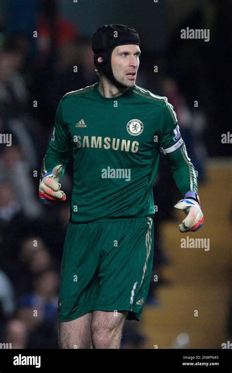 Chelseas Goalkeeper Petr Cech Plays Against Manchester United During