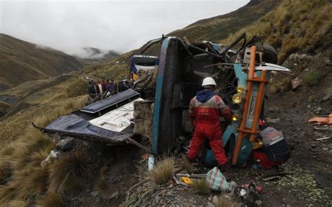 Al Menos Personas Mueren En Accidente Vial En Bolivia Tras Ca Da De