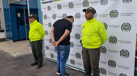 Autoridades Capturan A Hombre Que Se Hac A Pasar Por Guarda De Tr Nsito