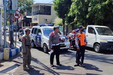 Sosialisasi Satu Jalan KH Abdul Hamid Masih Banyak Kendaraan Parkir Di