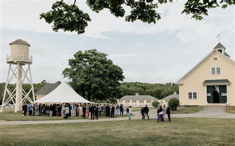 16 Gorgeous Rustic Maine Wedding Venues | See Prices