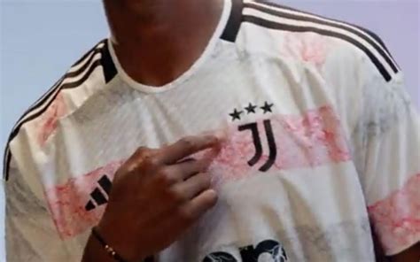 Juventus Ufficiale La Seconda Maglia Della Prossima Stagione Richiamo