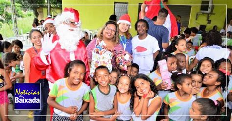 Alunos De Escola Municipal Em Queimados Recebem Visita Do Papai Noel