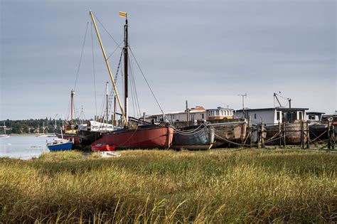 House Boats Moored On The River Orwell Pin Mill River Orw Flickr