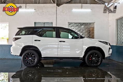 Fortuner White