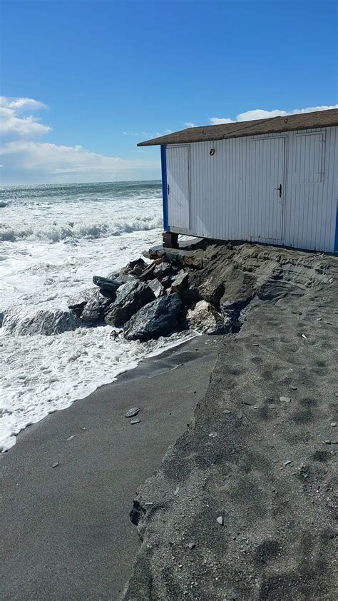 Las Im Genes De Un Nuevo Destrozo En Playa Granada Y Salobre A Ideal