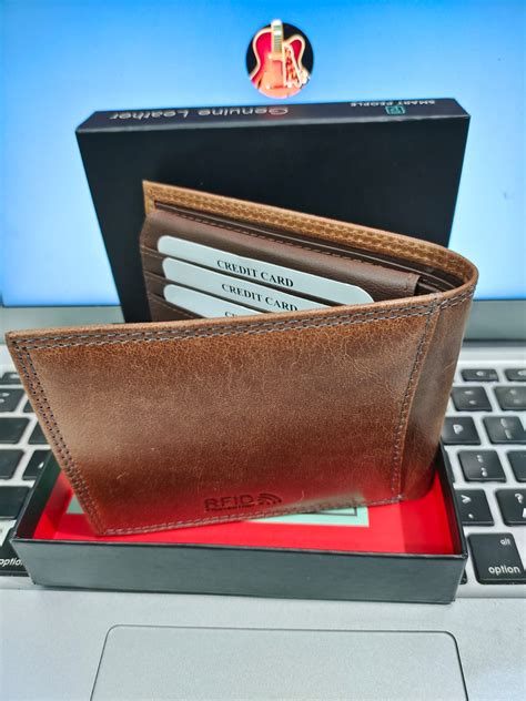 RFID Protected Leather Men's Wallet