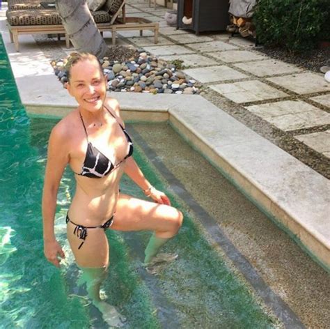 Sharon Stone Che Fisico La Foto In Bikini Fa Impazzire I Follower