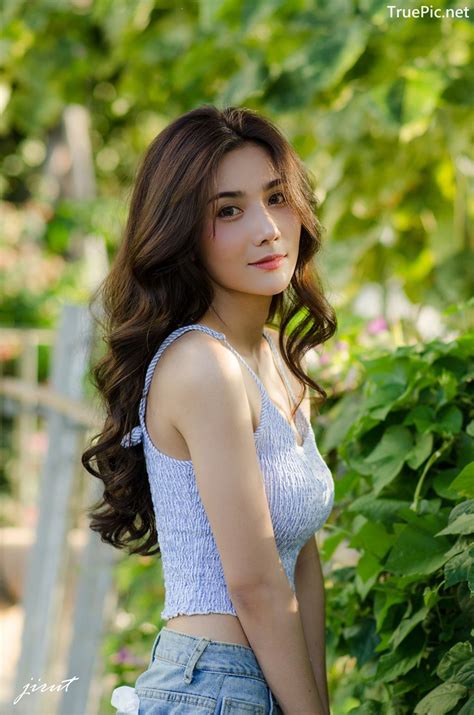 Cute White Crop Top And Short Jean Thailand Model Baiyok Panachon Ảnh đẹp