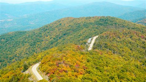 Is It Worth Visiting Shenandoah National Park Getaway Couple