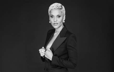 Portuguese singer Mariza pays tribute to the ‘queen of fado’ - nj.com