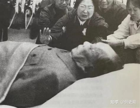 1976年毛主席逝世，李敏拿着守灵名单提醒道：我有个哥哥被落下了 知乎