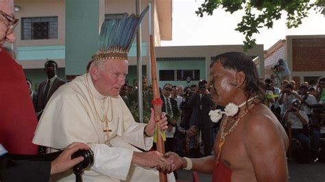 Abrir as portas a Cristo os 40 anos da primeira visita de João Paulo