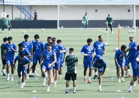 Persib Bandung Dapat Amunisi Baru Semen Padang Dalam Bahaya