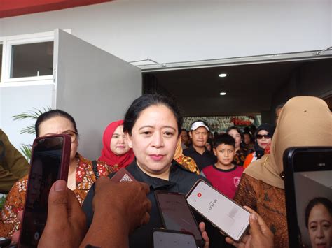 Puan Irit Bicara Saat Ditanya Soal Jokowi Absen Di Hut Pdip