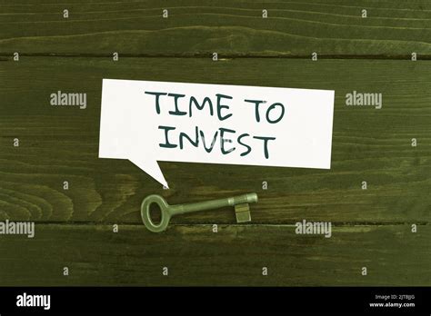 Handwriting text Time To Invest. Business approach Creation of capital ... 