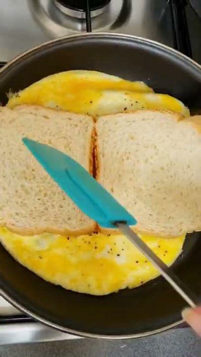 Breakfast Egg Sandwich Hack One Pan Egg Toast Healthy Egg Sandwich Shorts Eggsandwich In