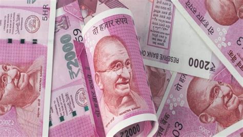 Rbi Says Rs 2000 Notes Totalling Rs 9760 Cr Still With Public