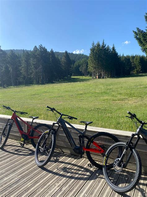 Location - Pour bien commencer l’été, certains partent du Chalet de la