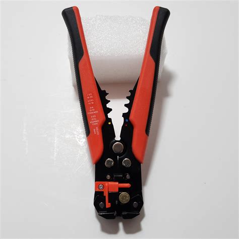 Automatic Wire Crimper – Mach1Ion