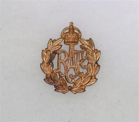 Original Ww2 Royal Air Force Raf Canadian Made Cap Badge Scully Montreal Ltd Butlers