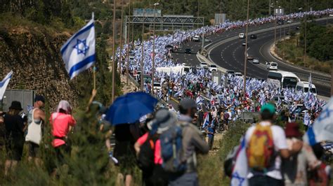 Israelis Rally Ahead Of Critical Vote To Weaken Power Of Courts Cnn