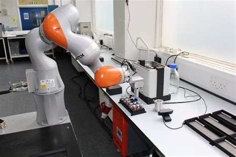 Researchers Develop Mobile Robot Lab Assistant That Outperforms Humans