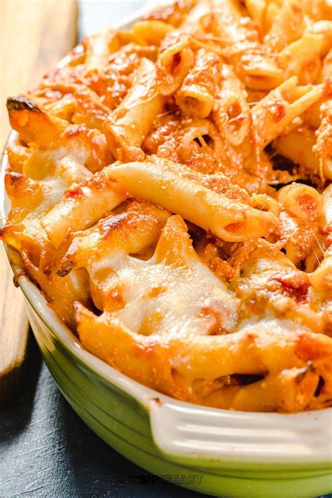 This Meatless Pasta Recipe With Sweet Tomato Sauce Melty Mozzarella