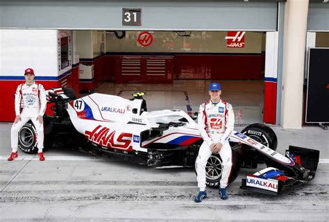 Haas unveils new 2021 F1 car VF-21 in Bahrain