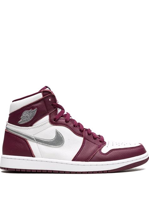 Jordan Tenis Air Jordan 1 Retro High OG Bordeaux Rojo FARFETCH MX