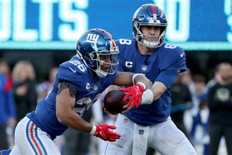 Leveon Bell Makes Strong Statement On Saquon Barkley And Daniel Jones