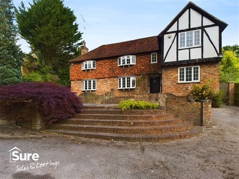 4 Bed Detached House To Rent In Box Lane Hemel Hempstead