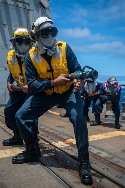 DVIDS Images USS Jason Dunham DDG 109 Conducts An Aircraft