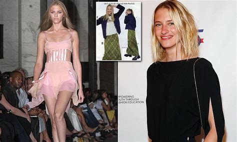 8 Hot Sexy Sara Ziff Bikini Pics