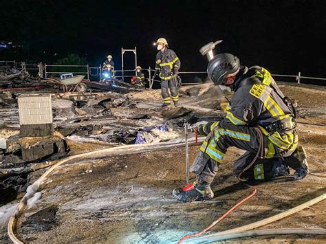 Dachstuhlbrand Menschenleben In Gefahr Eins Tze Freiwillige