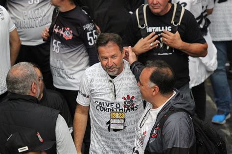 Augusto Melo Toma Posse No Corinthians Nesta Ter A Feira