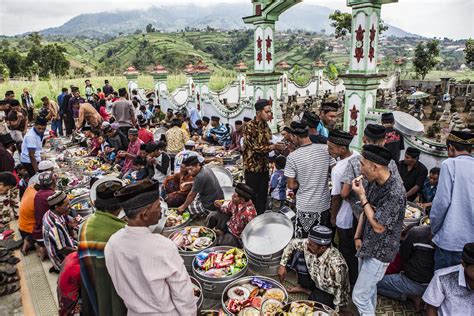 Nyadran A Unique Javanese Tradition Welcoming Ramadan The Diplomat