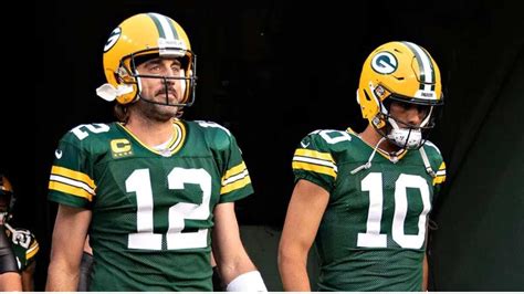 Nfl Packers Qb Aaron Rodgers Comes Out Of His Darkness Retreat