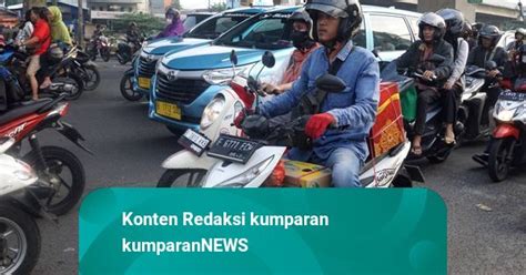 Foto Jalan Kalimalang Mulai Dipadati Pemudik Motor Pada H Lebaran