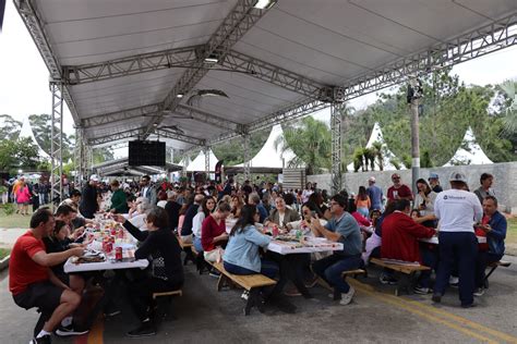 Mais de 30 mil pessoas passaram pela Festa da Tainha em Balneário Camboriú