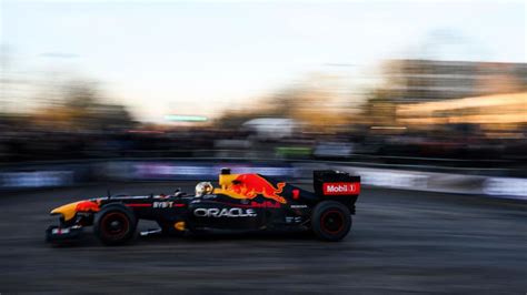 Red Bull Racing Coming To Mumbai Coulthard To Drive Rb Sportstar