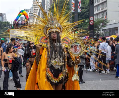 S O Paulo Sp Parada Lgbtqia Movimenta O Durante Una